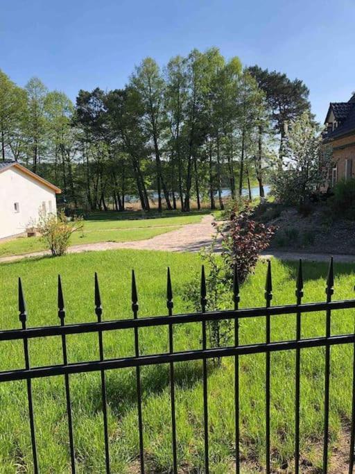 Penthouse Bernd Im Waldschloesschen Direkt Am See Wendisch Rietz Esterno foto